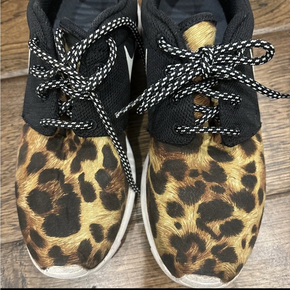 Nike Custom Animal Print Air Roshe - Picture 1 of 7